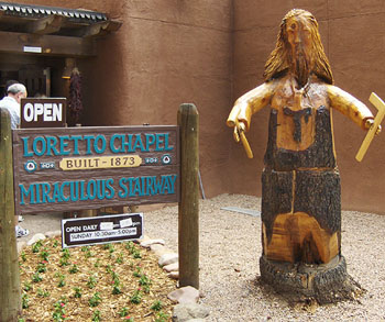 zazracne-schodisko-loretto-santa-fe-2.jpg