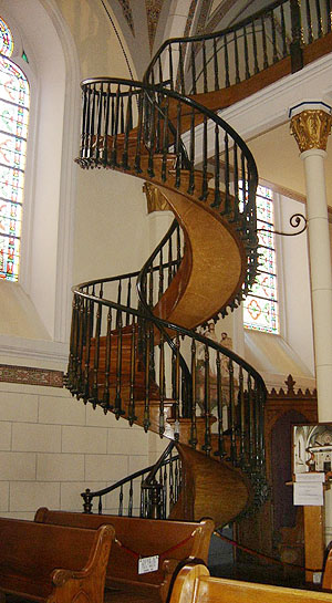 zazracne-schodisko-loretto-santa-fe-3.jpg